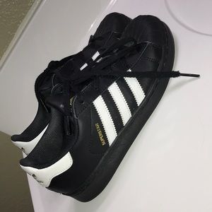 Adidas superstars